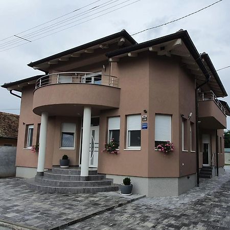 Apartman Bozur **** Satnica Dakovacka Ngoại thất bức ảnh