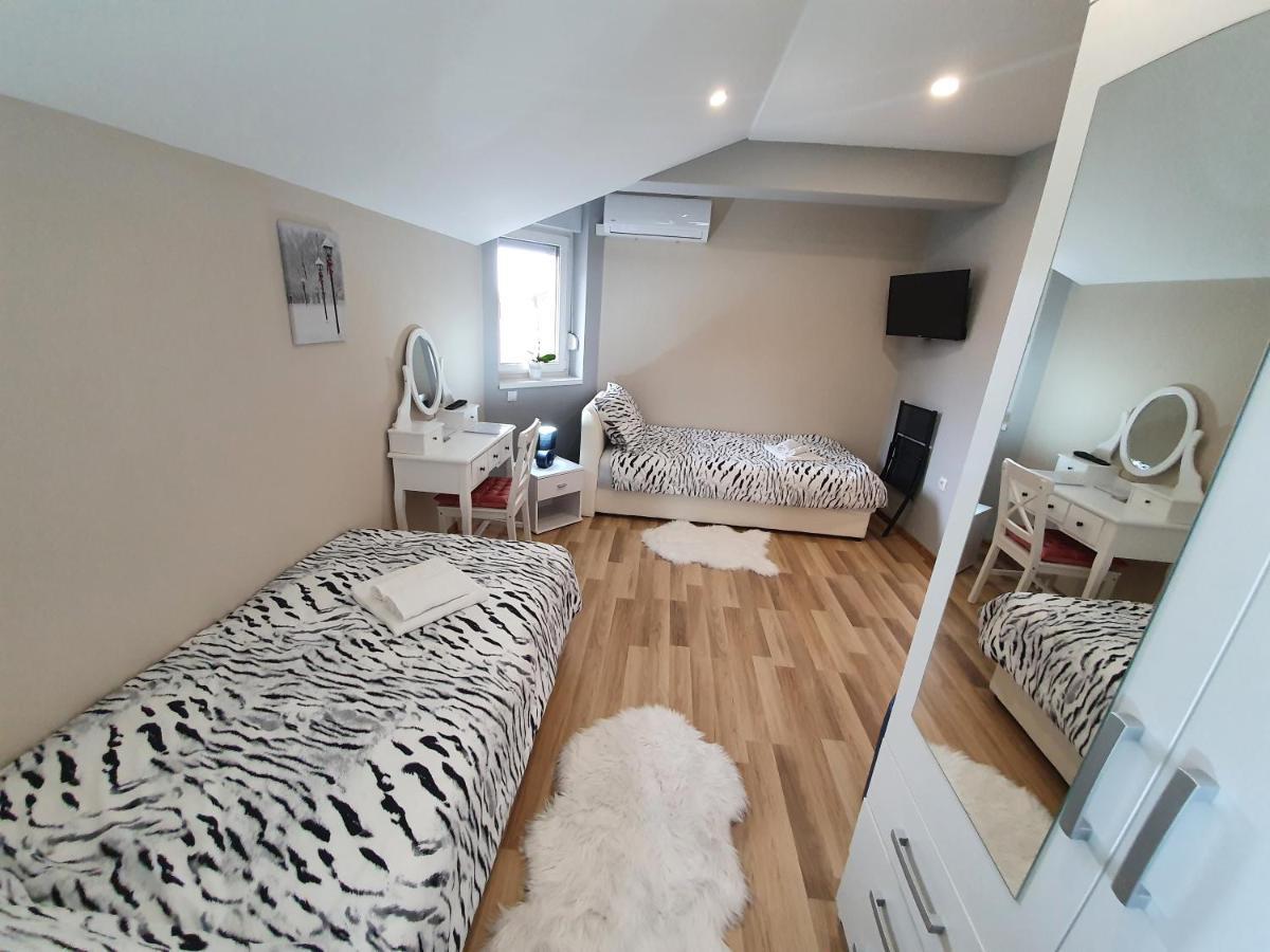 Apartman Bozur **** Satnica Dakovacka Ngoại thất bức ảnh
