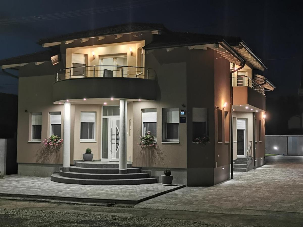 Apartman Bozur **** Satnica Dakovacka Ngoại thất bức ảnh