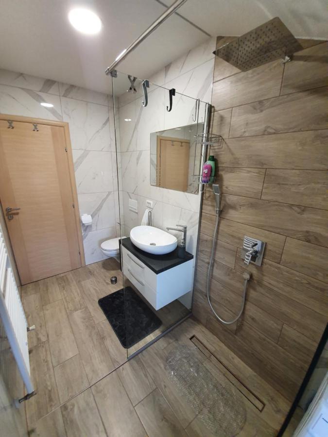 Apartman Bozur **** Satnica Dakovacka Ngoại thất bức ảnh