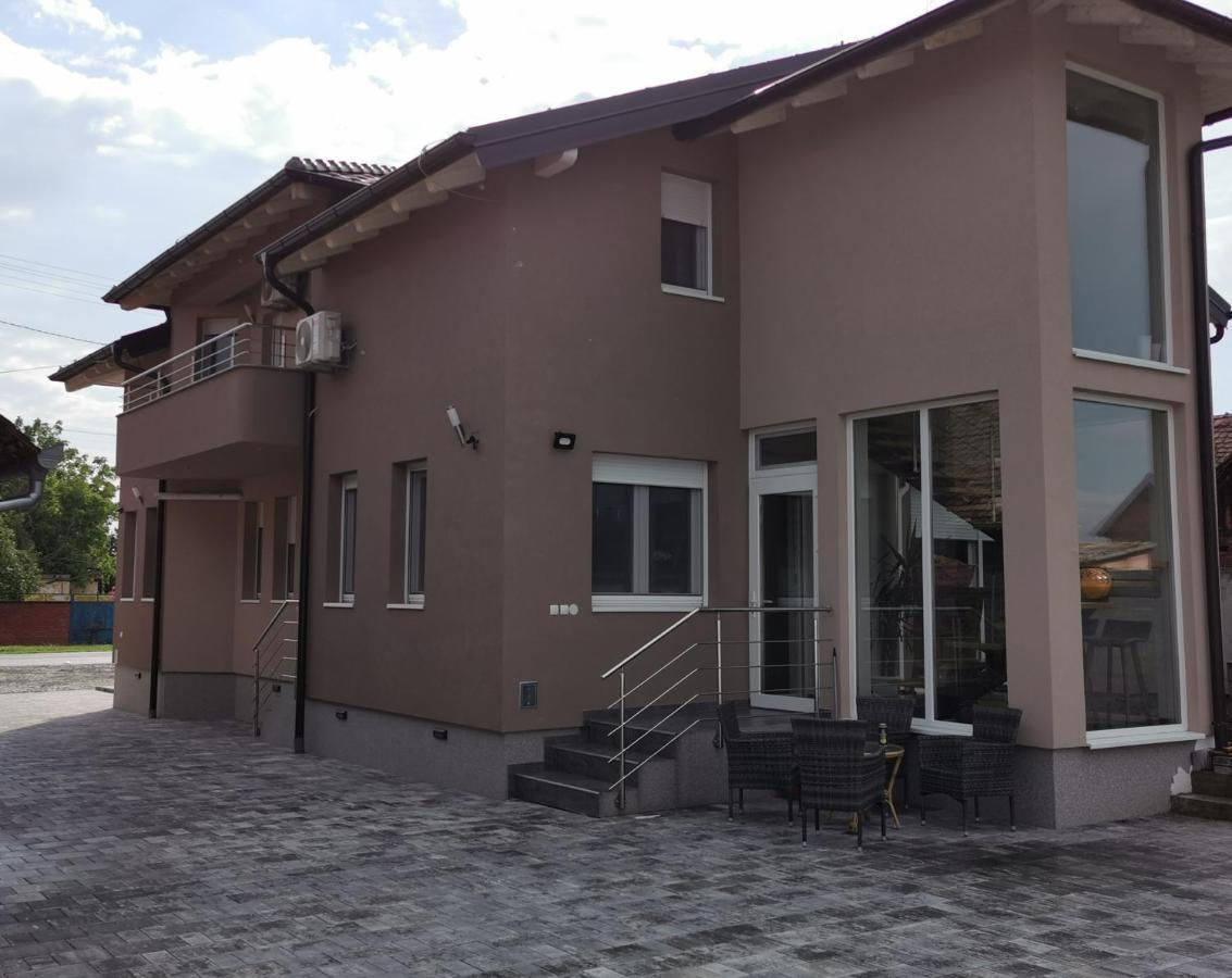 Apartman Bozur **** Satnica Dakovacka Ngoại thất bức ảnh
