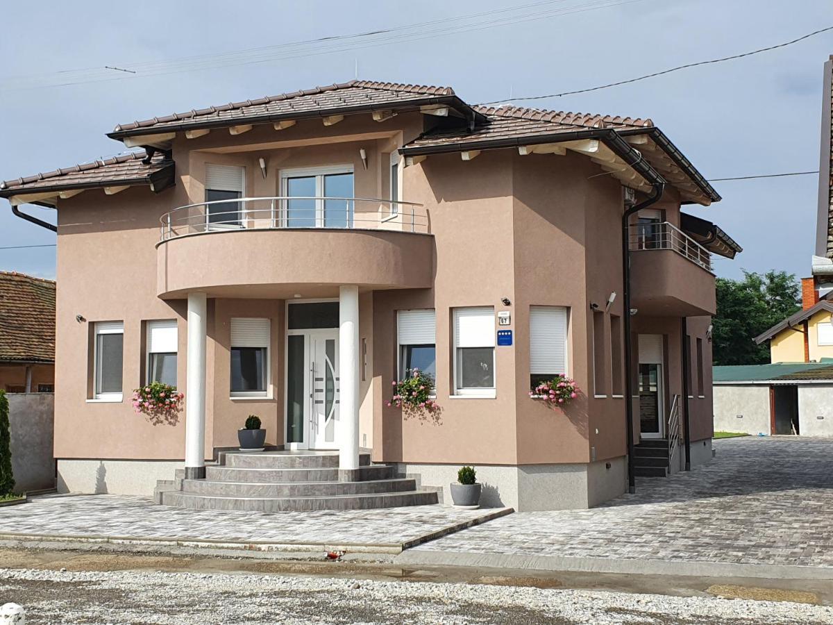 Apartman Bozur **** Satnica Dakovacka Ngoại thất bức ảnh